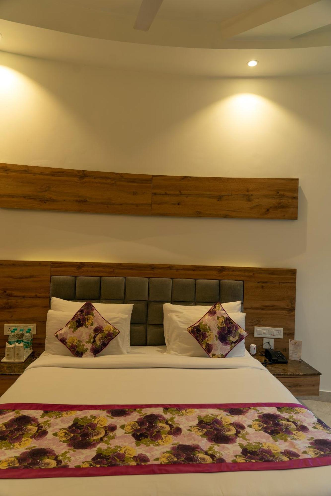 Wood Castle Spa & Resort Dhikuli Zewnętrze zdjęcie